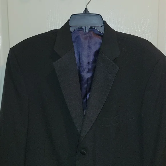 Chaps Ralph Lauren black tuxedo jacket Fully lined 40 Reg Excellent condition…